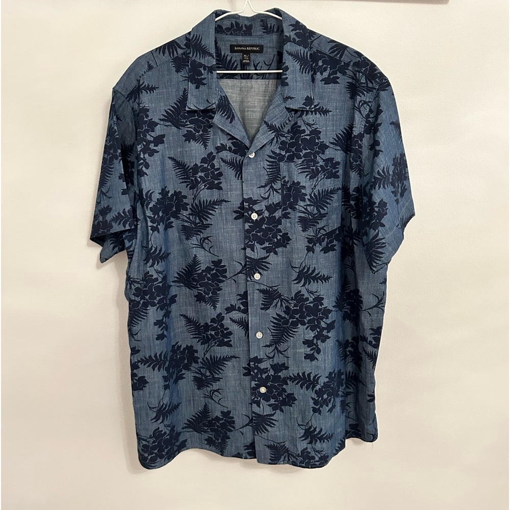 Banana Republic Men’s Camp Shirt - XL